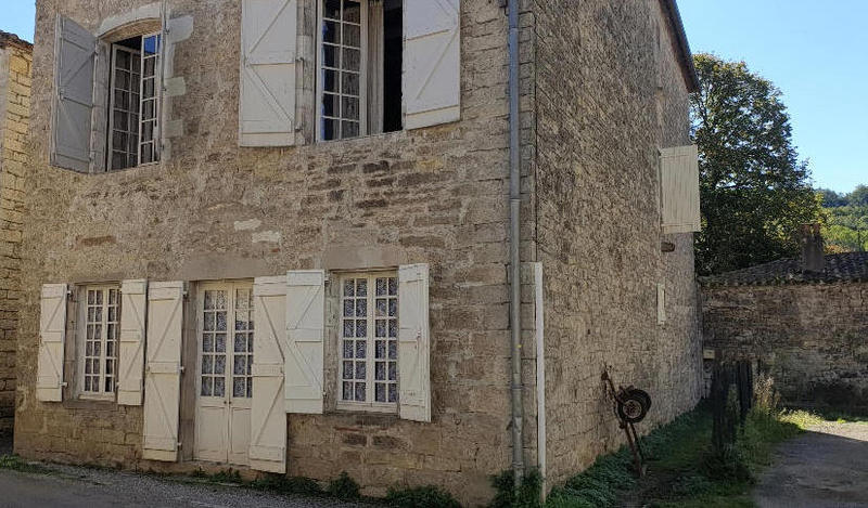 Maison - 250 m² - 6 pièces