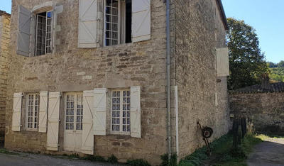 Maison - 250 m² - 6 pièces