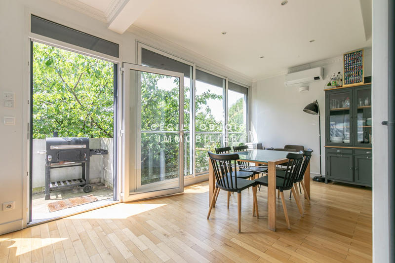 Maison - 224 m² - 10 pièces