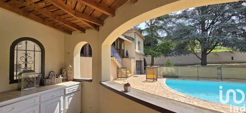 Maison - 235 m² - 7 pièces