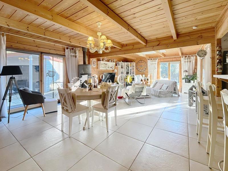 Maison - 111 m² - 4 pièces