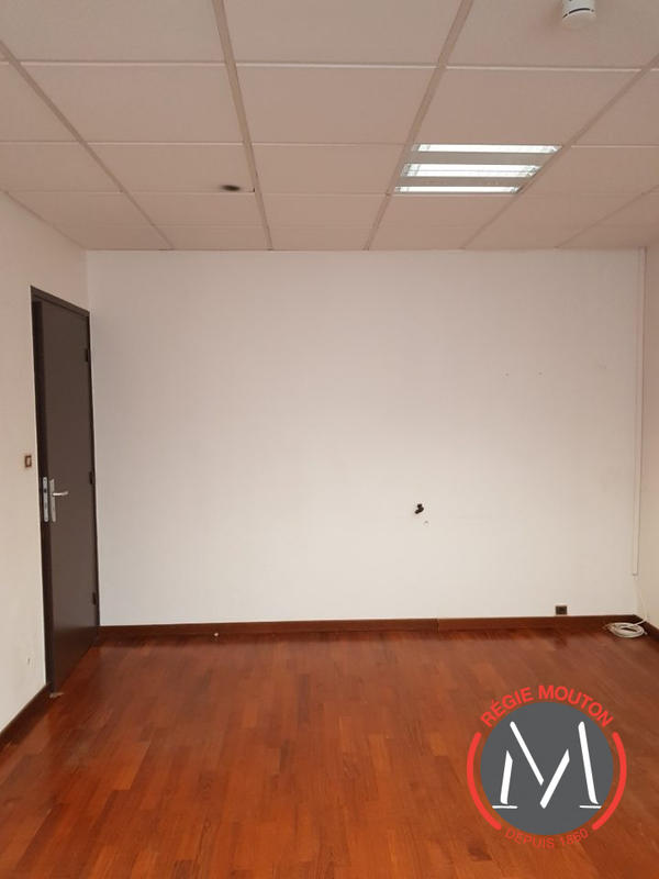 Local commercial - 116 m² - 3 pièces