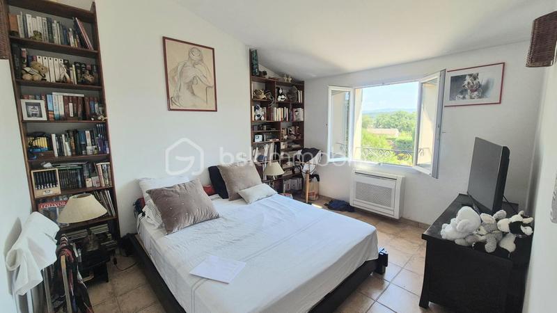 Villa - 252 m² - 9 pièces