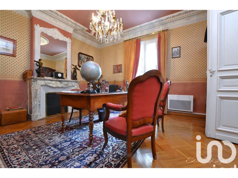 Maison - 273 m² - 8 pièces