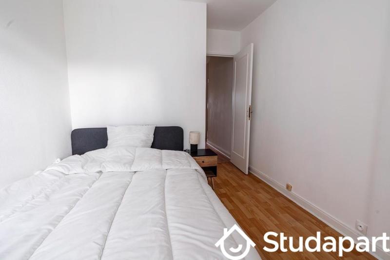 Chambre - 12 m² - 1 pièce