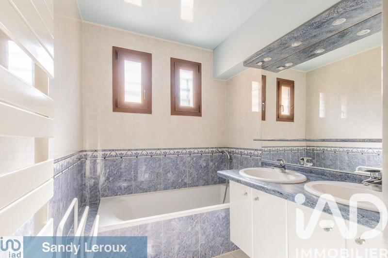 Maison - 156 m² - 6 pièces