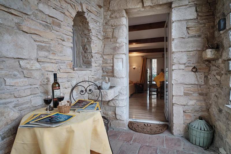 Demeure - 1 073 m² - 37 pièces