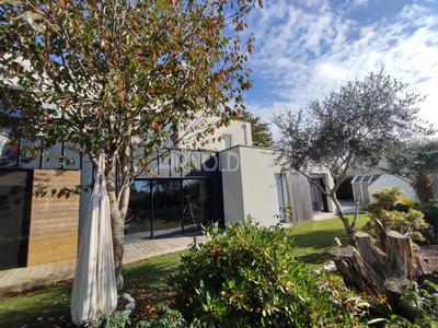 Maison - 190 m² - 7 pièces