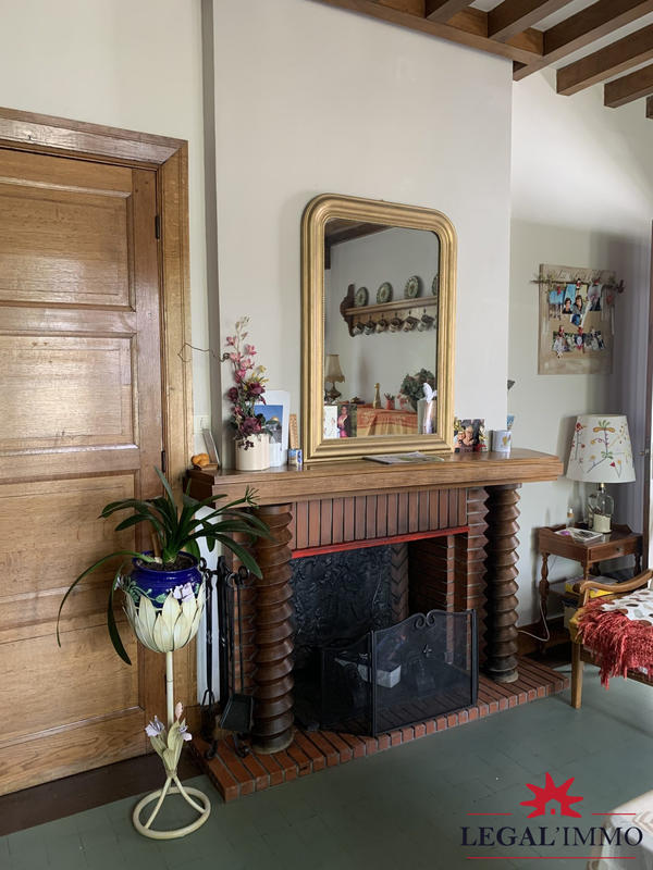 Maison - 260 m² - 6 pièces