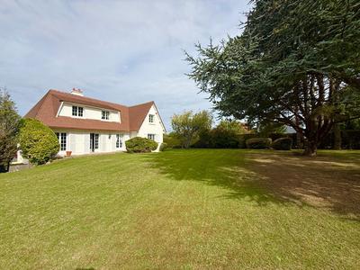 Maison - 160 m² - 7 pièces