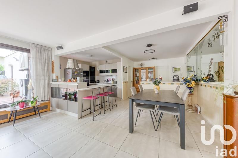 Appartement - 104 m² - 5 pièces