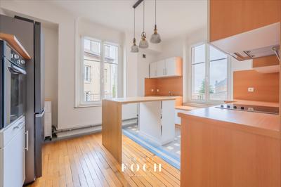 Appartement - 82 m² - 3 pièces