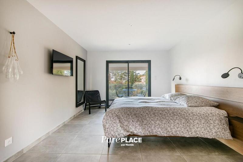 Maison - 180 m² - 7 pièces