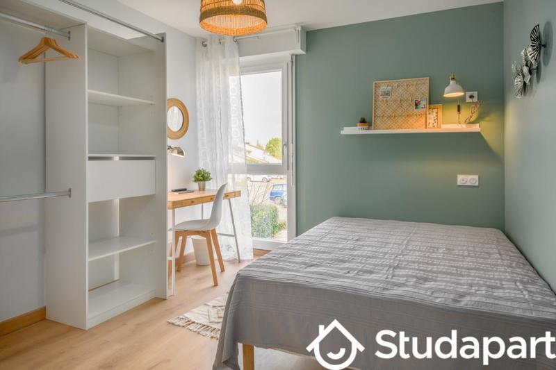 Chambre - 11 m² - 1 pièce