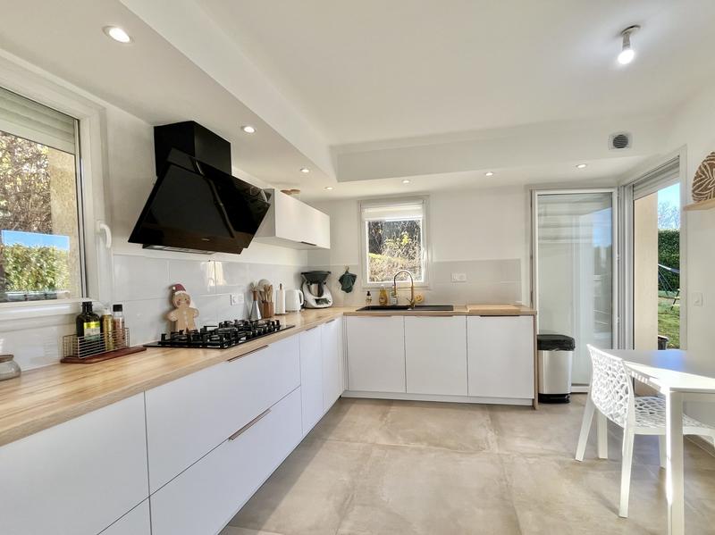 Maison contemporaine - 250 m² - 8 pièces