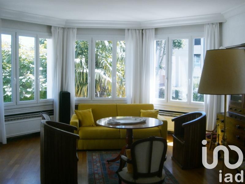 Maison - 220 m² - 9 pièces