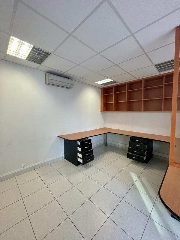 Bureau - 139 m² - 5 pièces