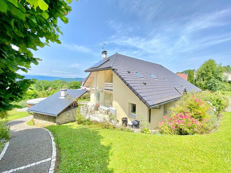 Maison contemporaine - 250 m² - 8 pièces