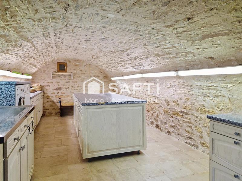 Maison - 340 m² - 11 pièces