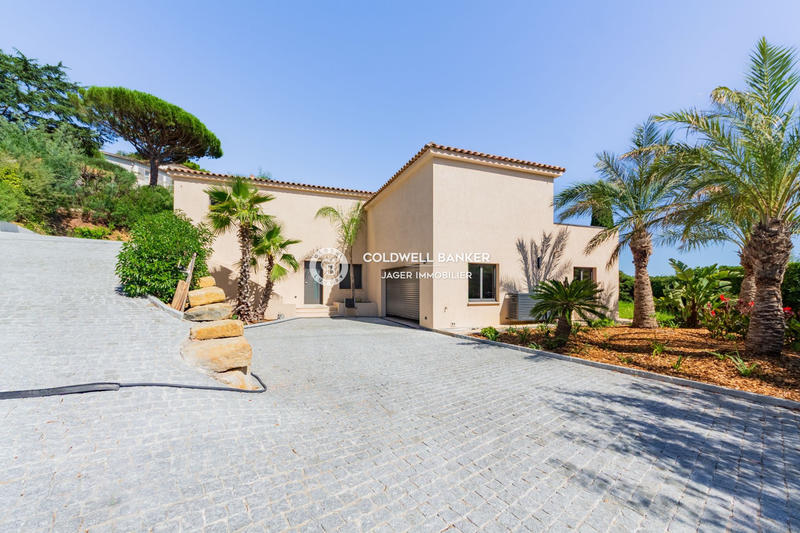 Maison - 270 m² - 5 pièces