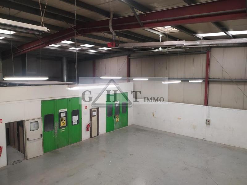 Local commercial - 1 087 m²