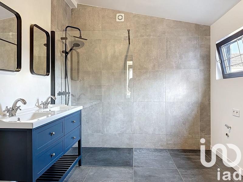 Maison - 207 m² - 8 pièces