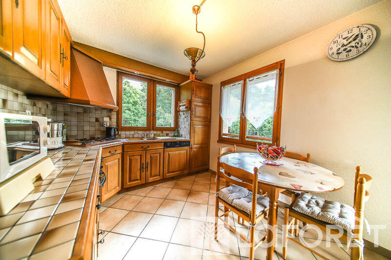 Maison - 180 m² - 6 pièces