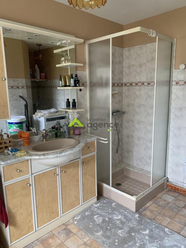 Propriété - 100 m² - 5 pièces