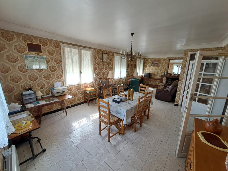 Propriété - 295 m² - 11 pièces