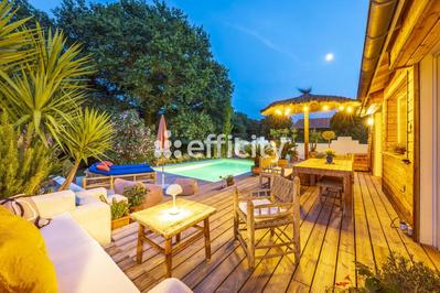 Pavillon - 200 m² - 6 pièces