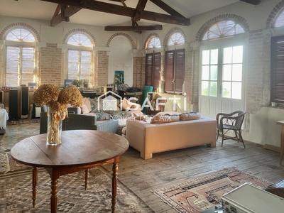 Maison - 500 m² - 9 pièces