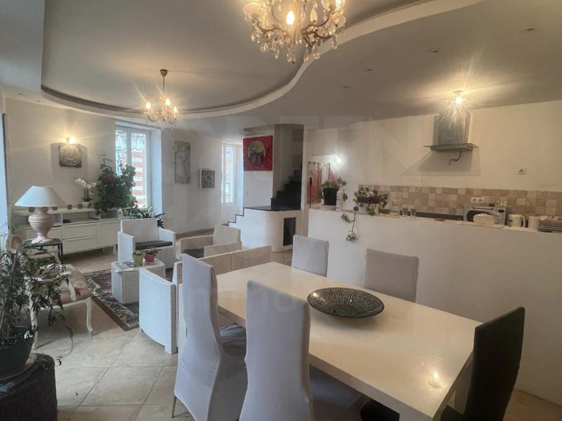 Maison - 232 m² - 8 pièces