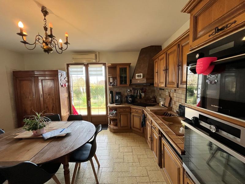 Maison traditionnelle - 186 m² - 9 pièces