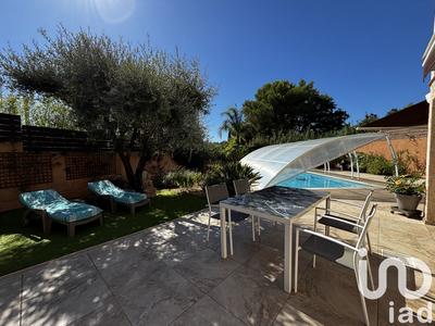 Maison - 212 m² - 8 pièces