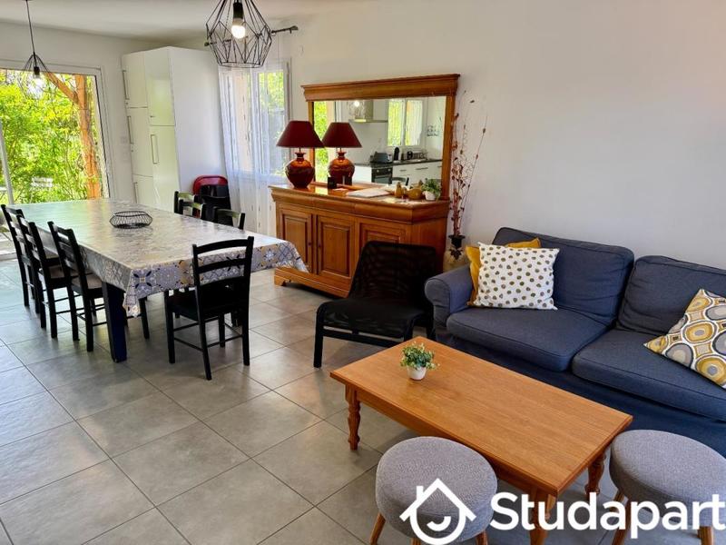 Chambre - 13 m² - 1 pièce