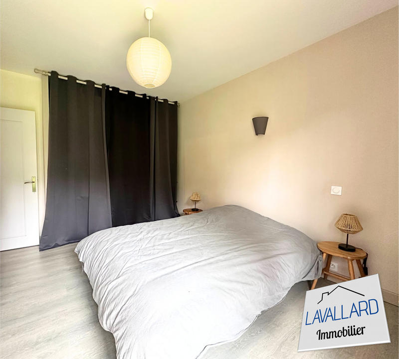 Maison - 202 m² - 8 pièces