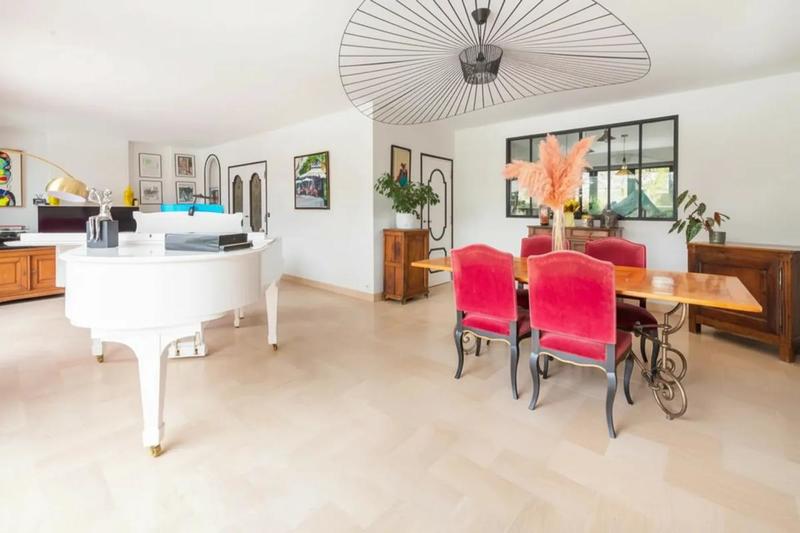 Maison - 200 m² - 8 pièces