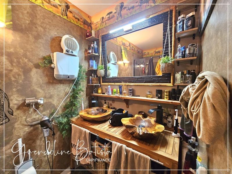 Maison en pierre - 300 m² - 7 pièces