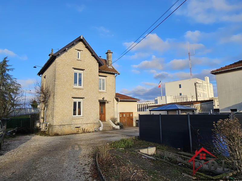 Maison - 94 m² - 4 pièces