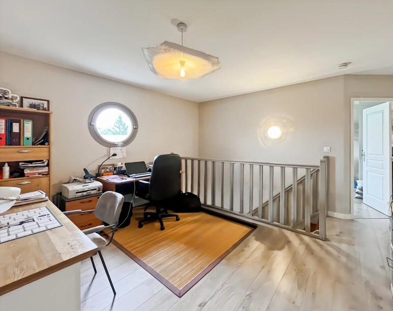 Maison traditionnelle - 147 m² - 6 pièces