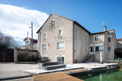 Maison - 395 m² - 10 pièces