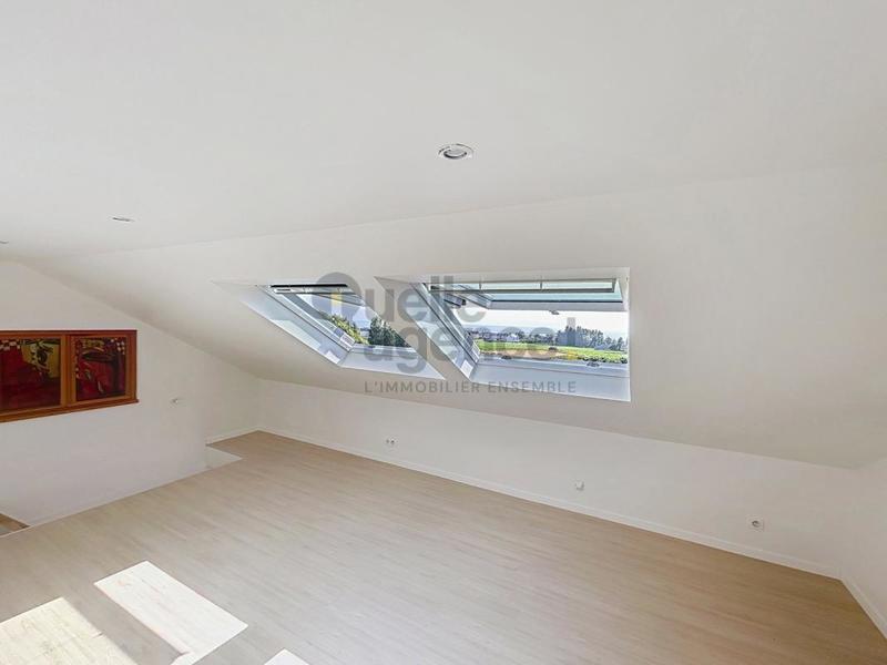 Maison - 216 m² - 9 pièces