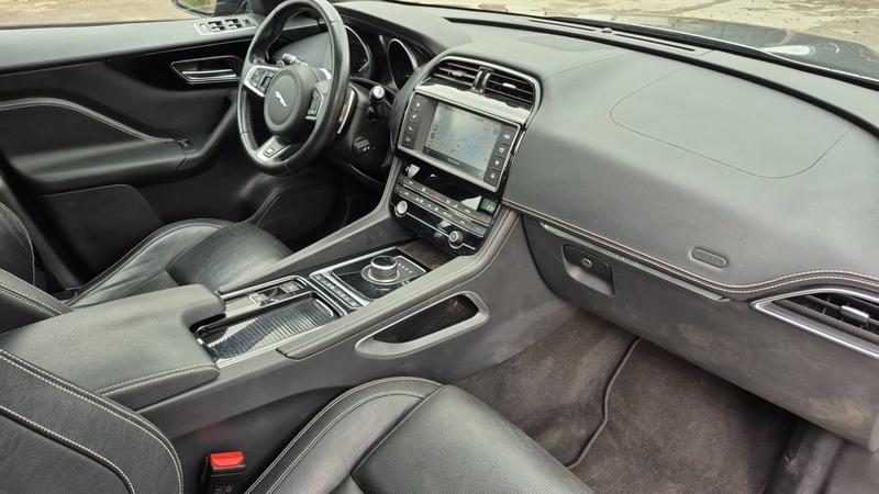 Jaguar F-Pace 2.0 d 180 Awd Bva8 R-Sport - Toit ouvrant