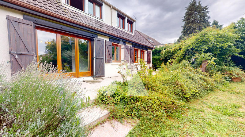 Maison - 136 m² - 6 pièces