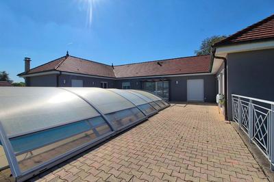 Maison - 200 m² - 7 pièces