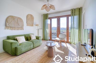 Chambre - 10 m² - 1 pièce