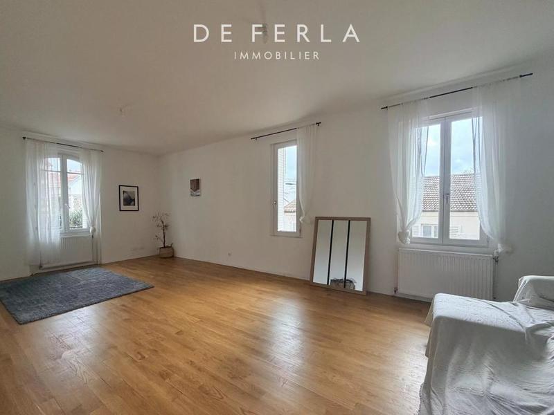 Maison - 362 m² - 15 pièces