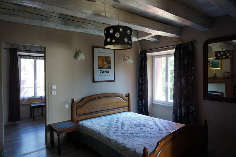 Maison - 215 m² - 12 pièces