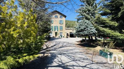 Maison - 375 m² - 13 pièces