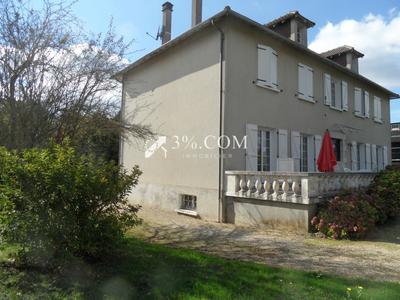 Propriété - 237 m² - 8 pièces